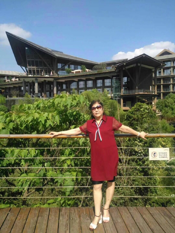 黄姐的第一张照片--莆田相亲服务中心
