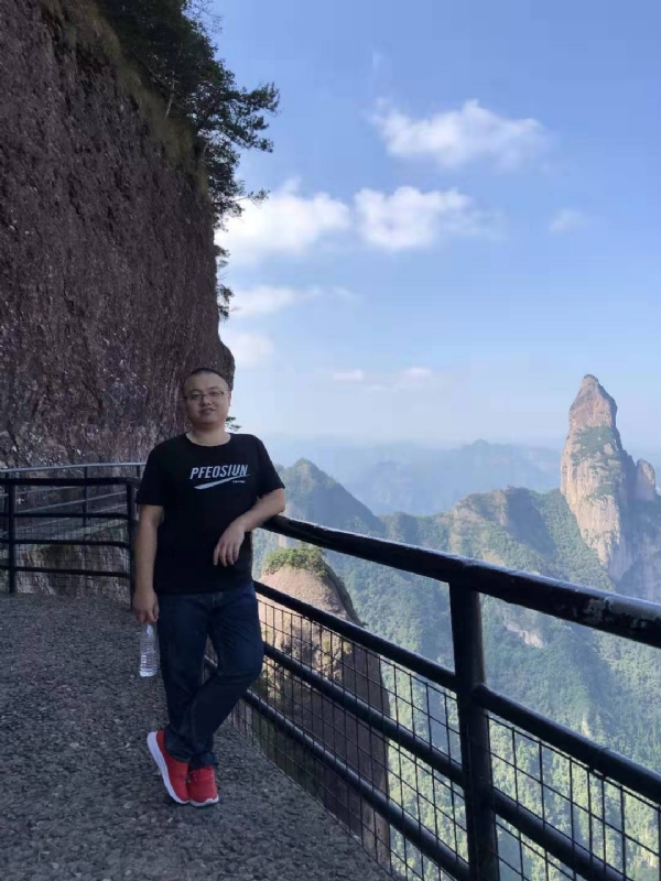不杵于物的第一张照片--莆田相亲服务中心