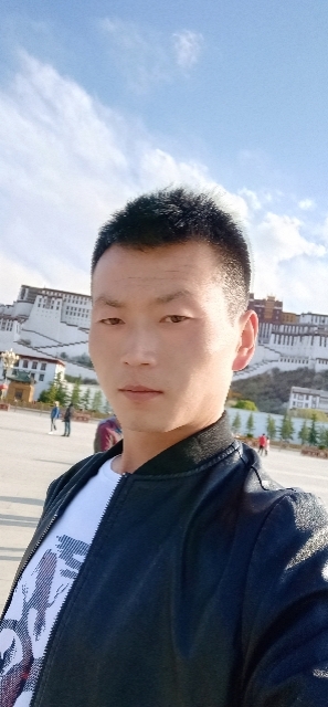 阳光下的小草的第一张照片--莆田相亲服务中心