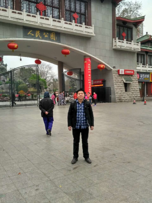 在奋斗的第一张照片--莆田相亲服务中心