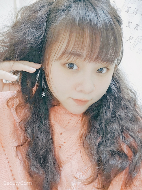 艾薇儿的第一张照片--莆田相亲服务中心