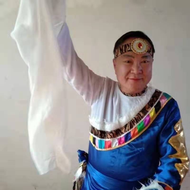 走在冷风中的第一张照片--莆田相亲服务中心