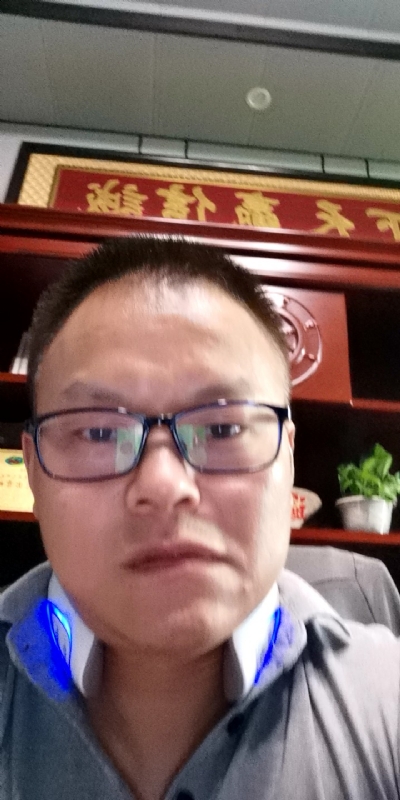 模具工匠的第一张照片--莆田相亲服务中心