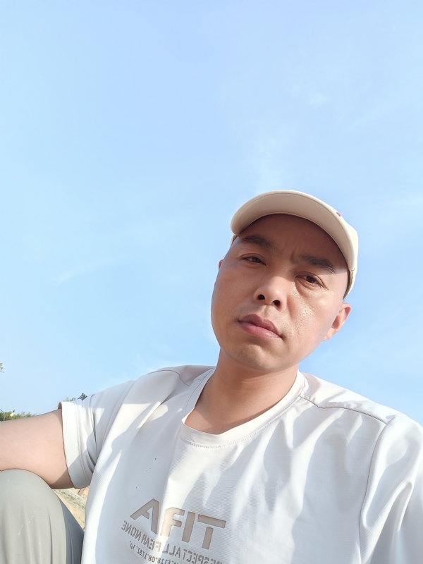 哥哥的第一张照片--莆田相亲服务中心