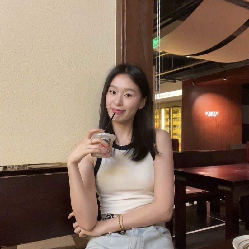 羽毛的第一张照片--莆田相亲服务中心