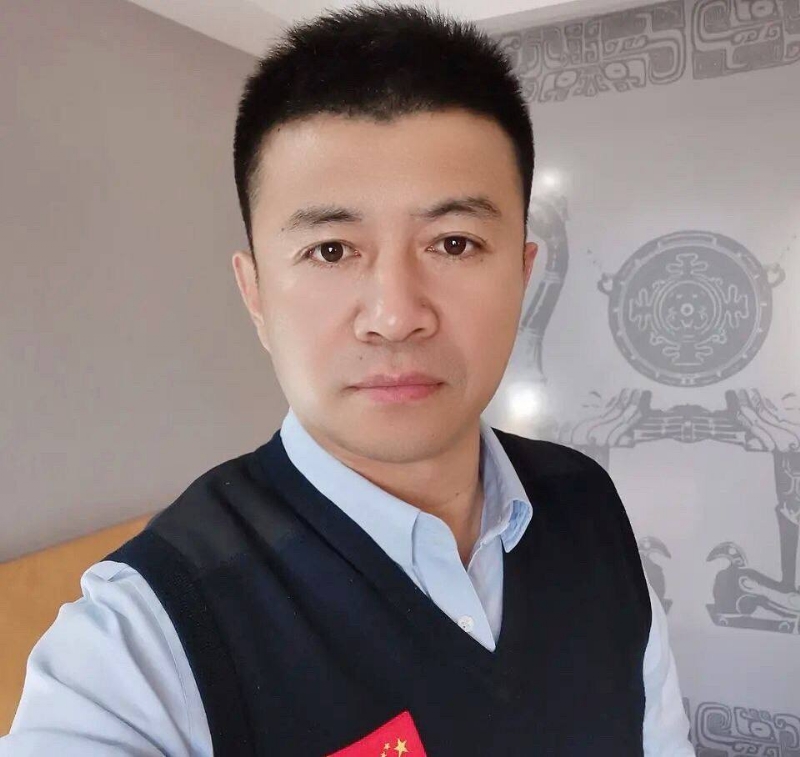 生在红旗下的第一张照片--莆田相亲服务中心