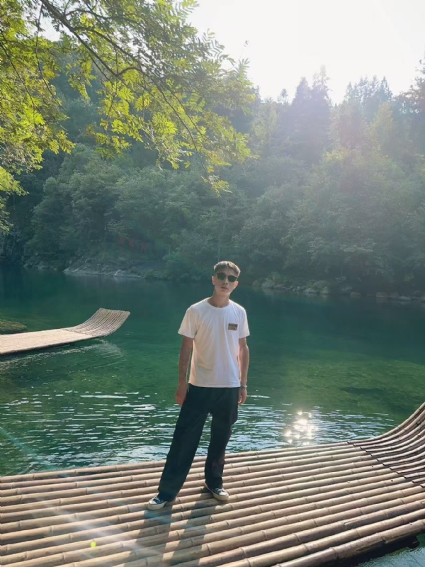 林言的第二张照片--莆田相亲服务中心